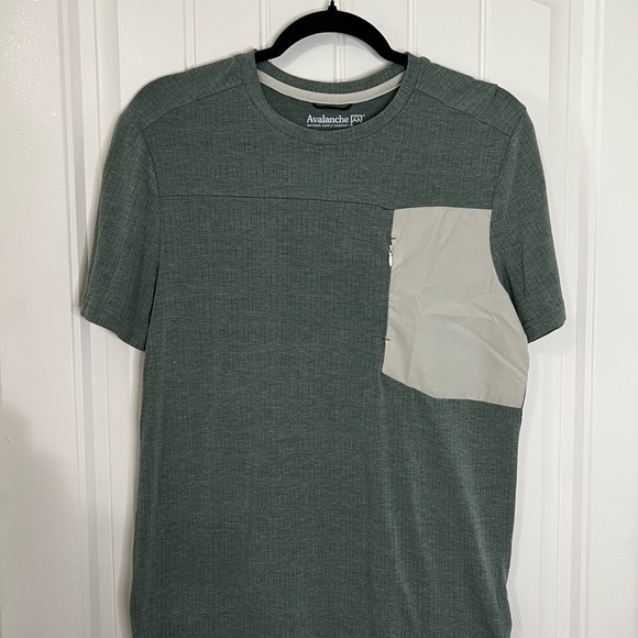 Avalanche Men's Olive T-Shirt with Light Gray Pocket - Picture 1 of 3